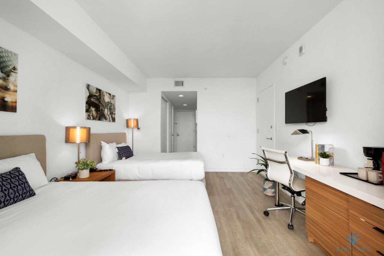 Upper Studio With Balcony,Pool And Gym, Near Beach Hallandale Beach Exterior photo
